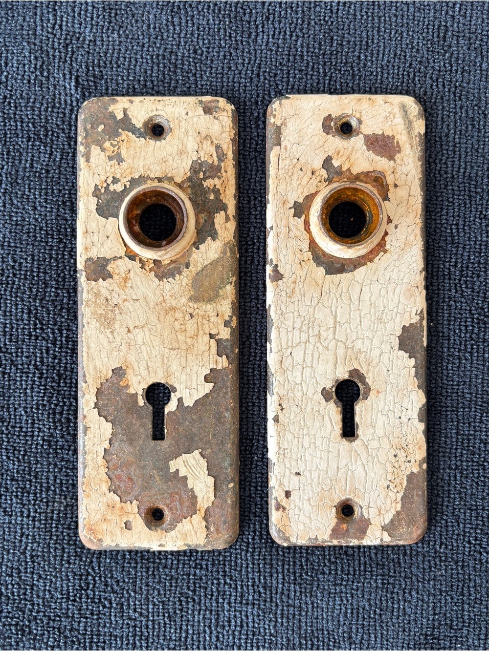 2 knob back plates antique skeleton key escutcheon keyhole cover plate pair 5.5"